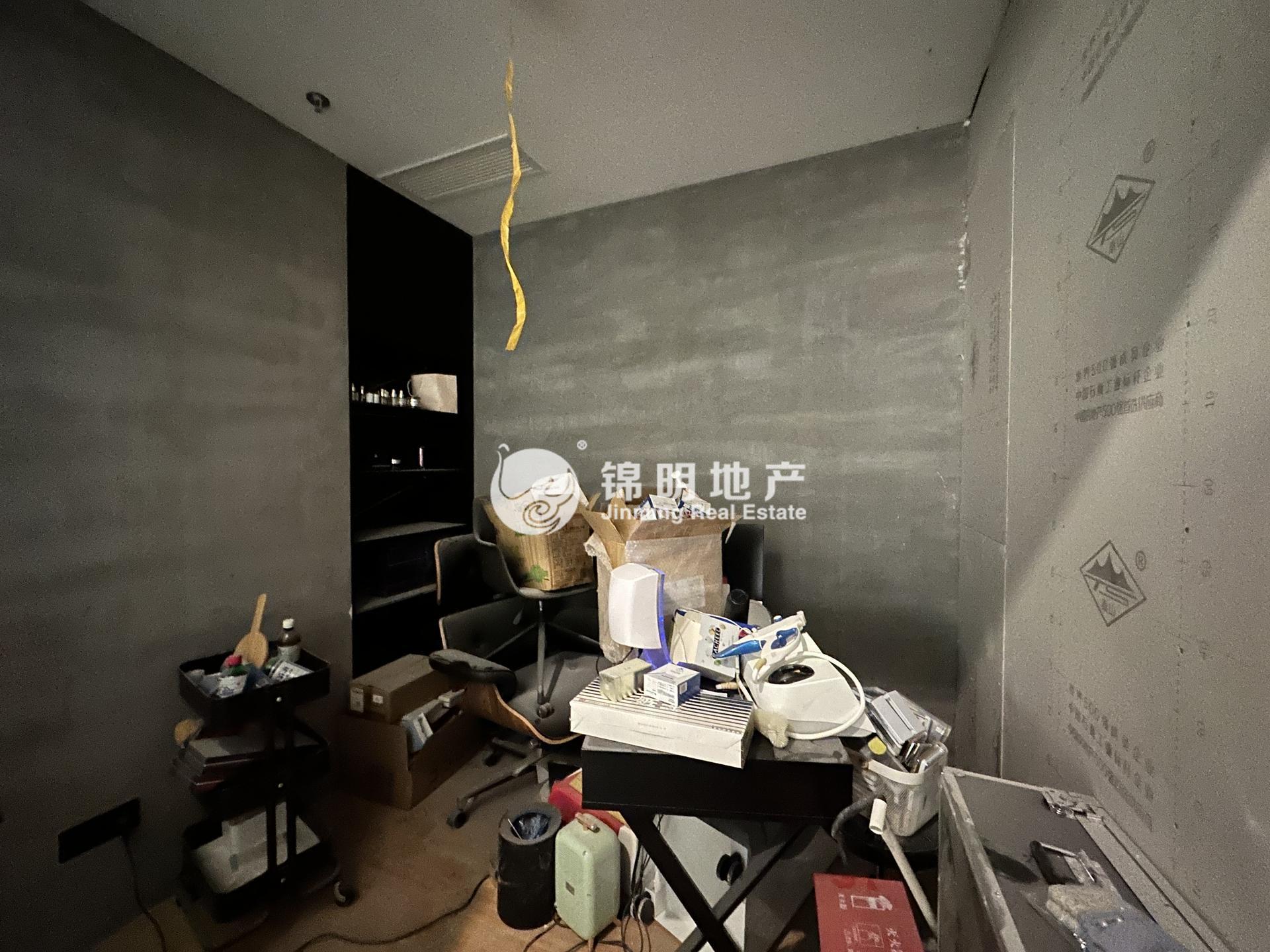 长寿路财富时代大厦112平米写字楼出租